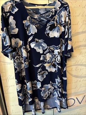 Women’s Navy Floral Crisscross V-Neck Tunic Top XL